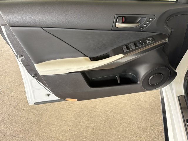 Certified 2022 Lexus IS 350 F Sport RWD image 8