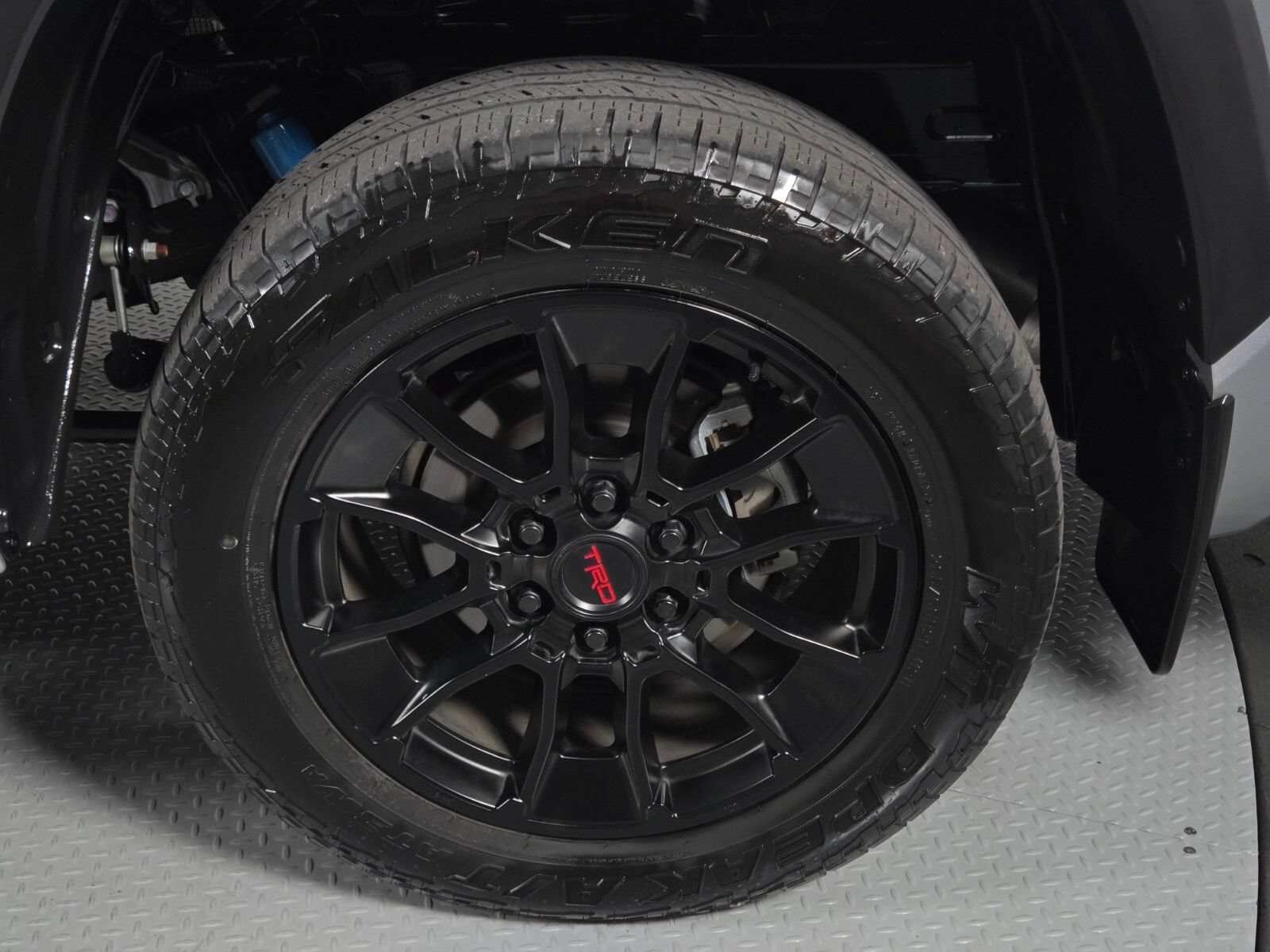 Used 2025 Toyota Tundra Limited w/ TRD Off-Road Package AWD/4WD image 10