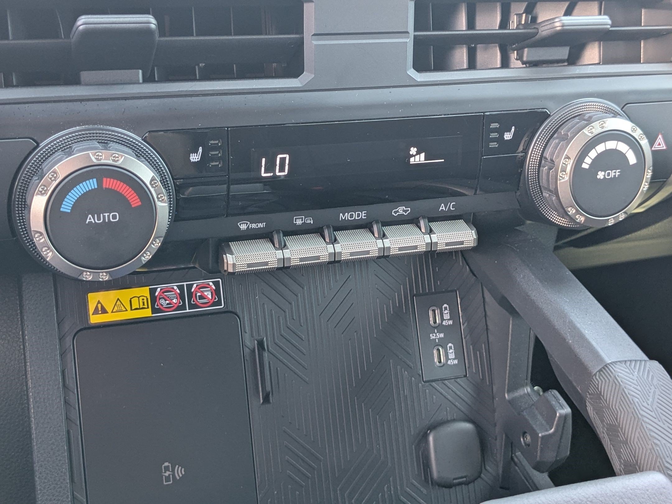 Used 2025 Toyota Tacoma SR5 AWD/4WD image 25