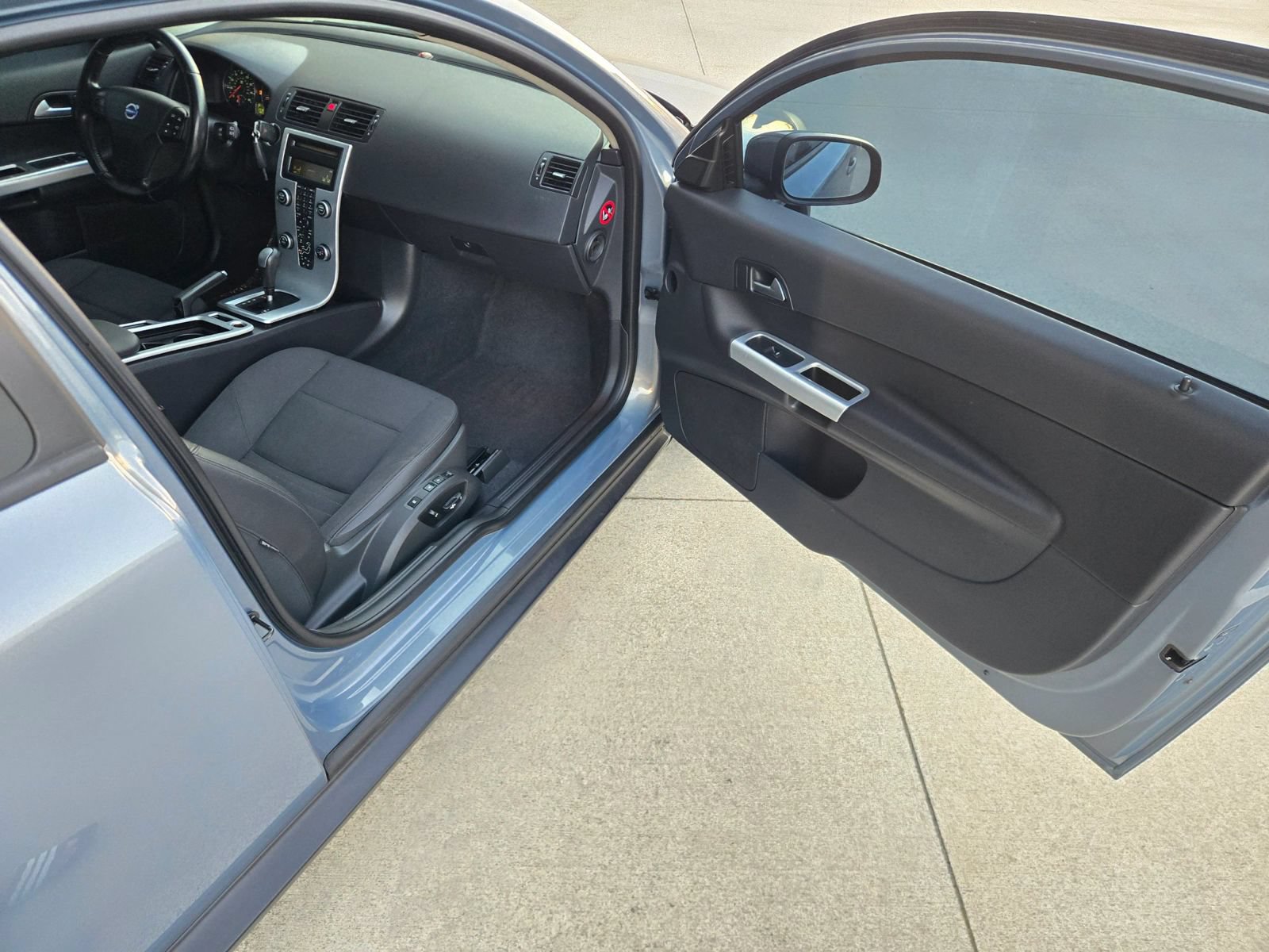 Used 2012 Volvo C30 FWD image 19