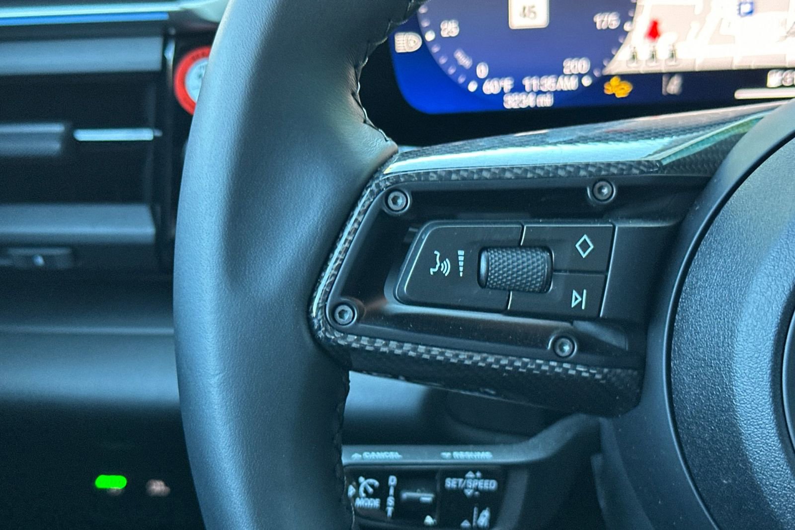 Certified 2025 Porsche Macan 4S Electric image 31