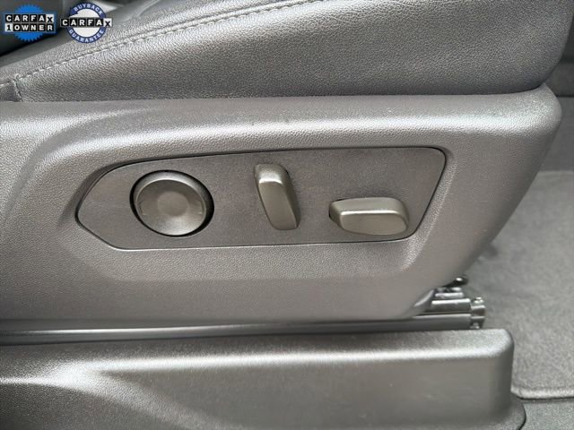 Used 2025 Chevrolet Suburban Z71 image 16