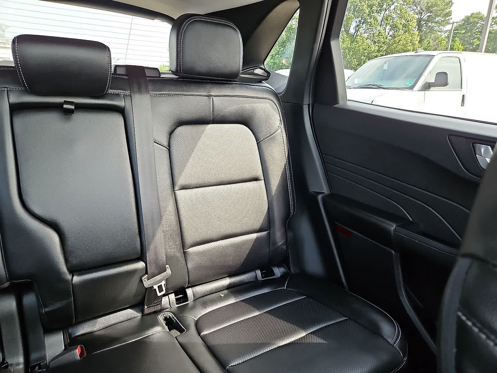 Used 2022 Ford Escape SEL w/ Technology Package FWD image 15