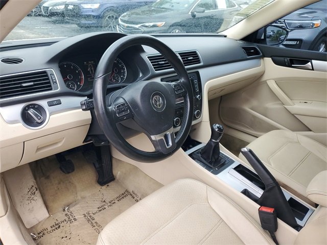 Used 2012 Volkswagen Passat 2.5 SE image 10