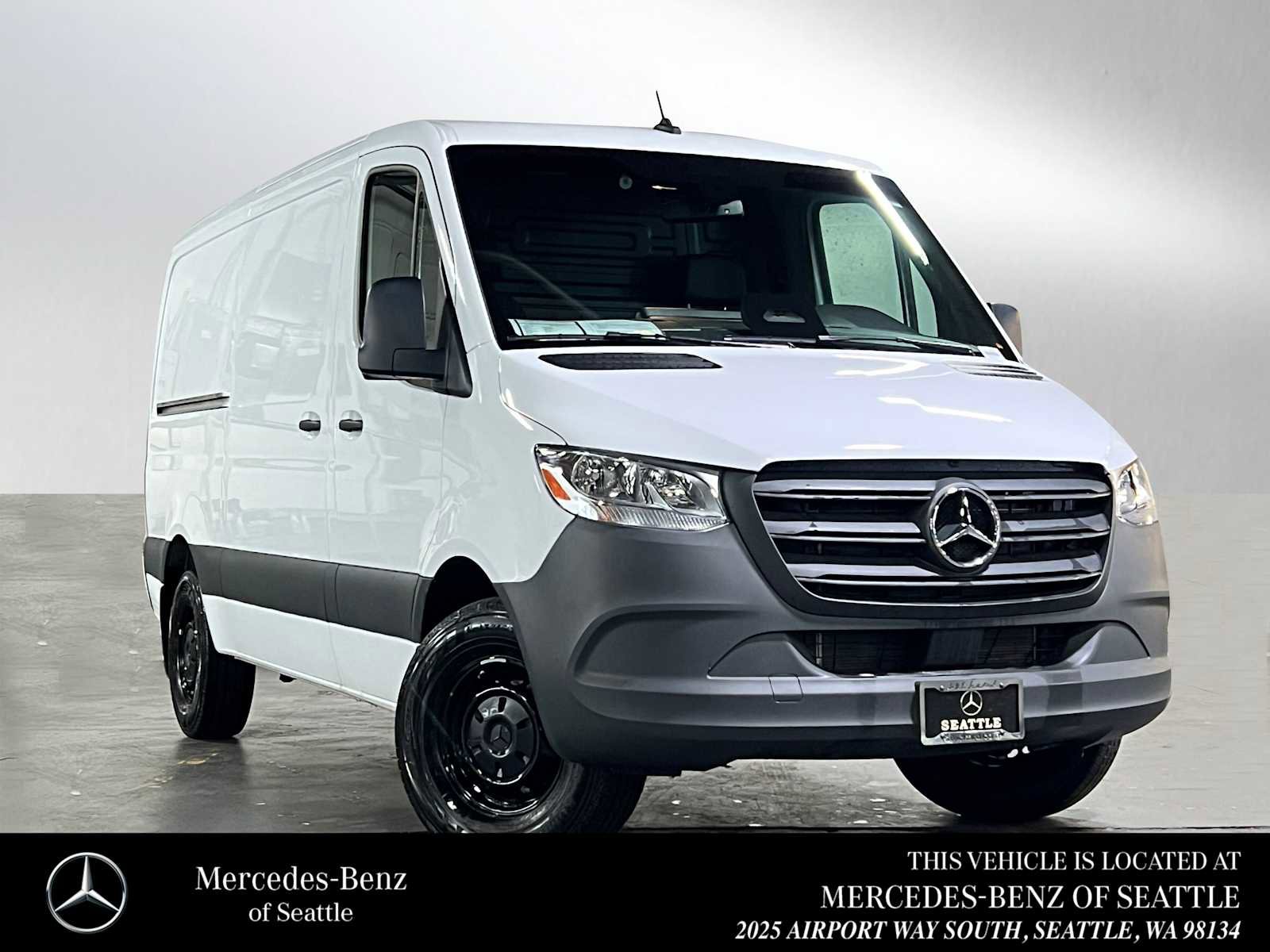 Used 2025 Mercedes-Benz Sprinter 2500 image 1