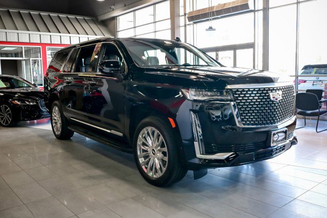 Used 2023 Cadillac Escalade ESV Premium Luxury image 3