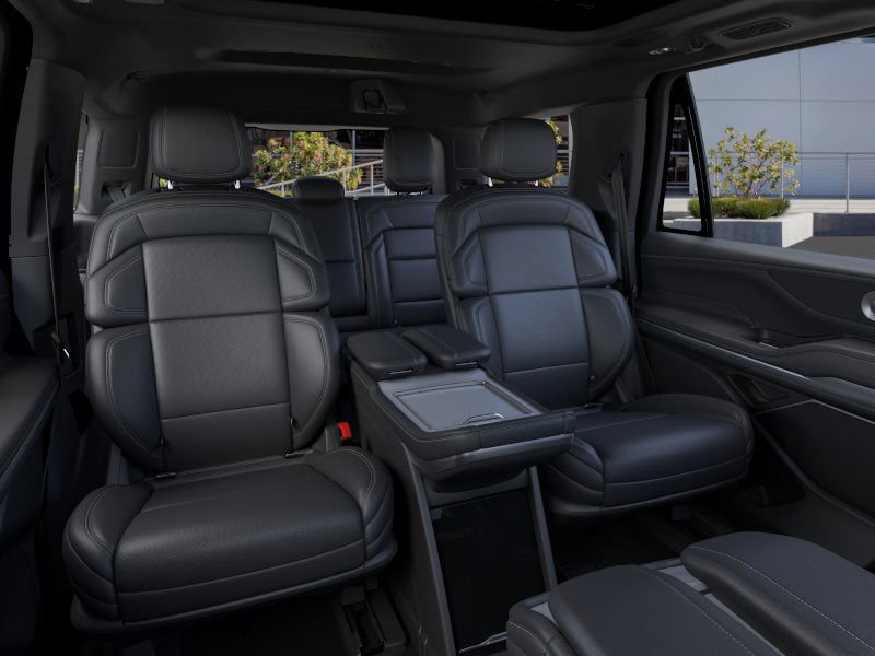 New 2026 Lincoln Navigator Reserve w/ Jet Appearance Package image 10
