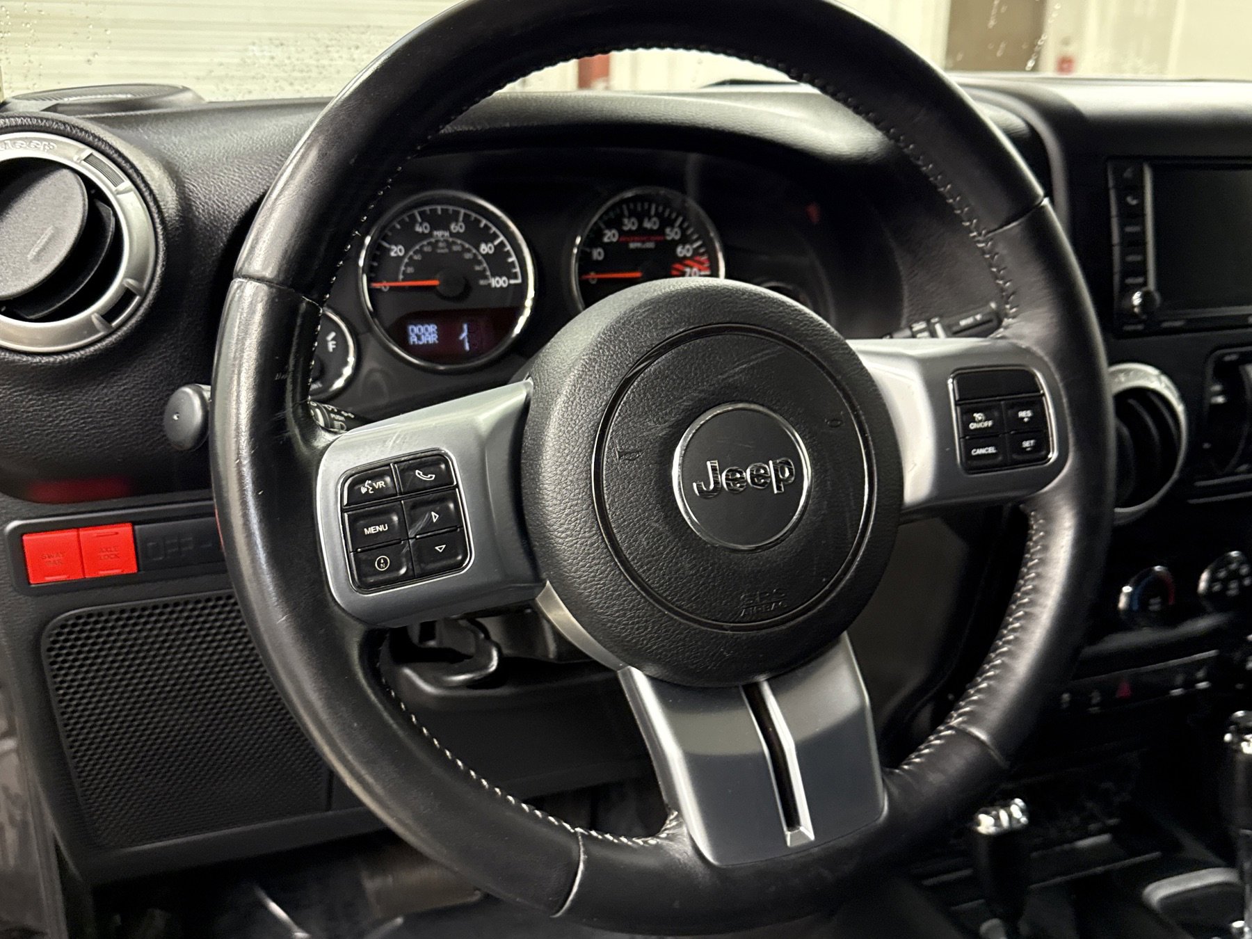 Used 2016 Jeep Wrangler Unlimited Rubicon image 7