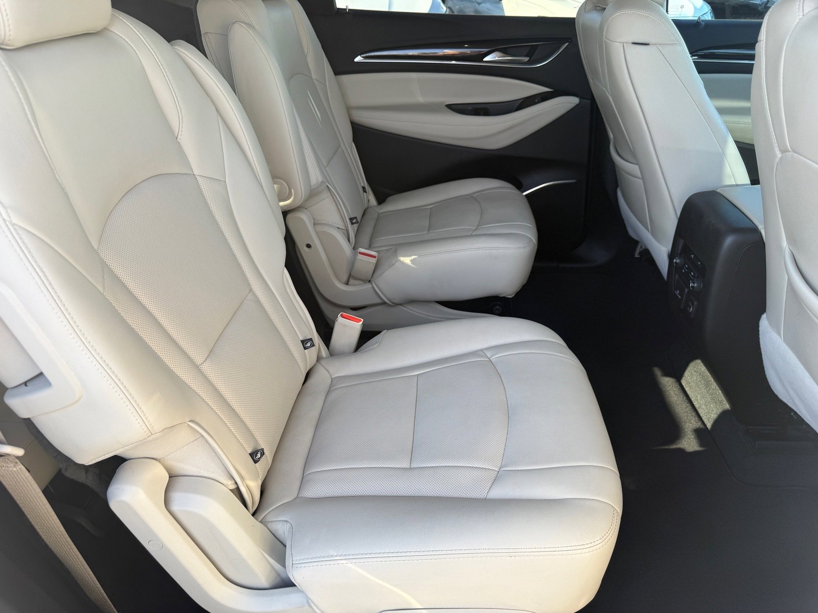 Used 2022 Buick Enclave Premium w/ LPO, Touring Package AWD/4WD image 30