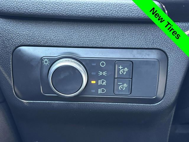 Used 2020 Ford Escape SE image 11