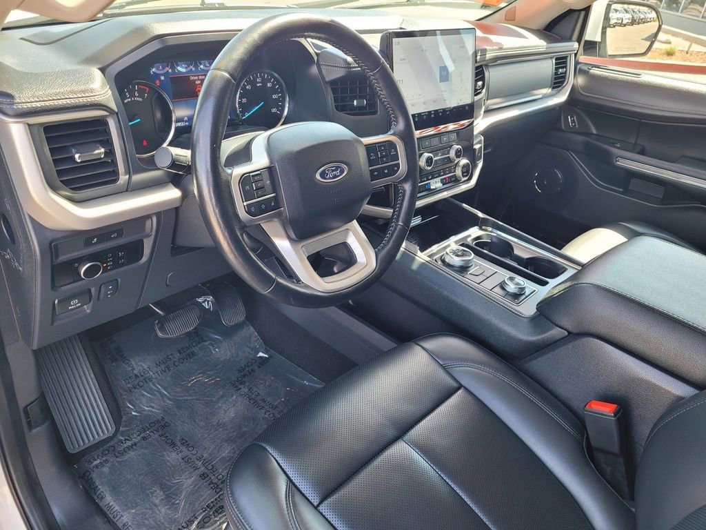 Used 2024 Ford Expedition XLT image 7