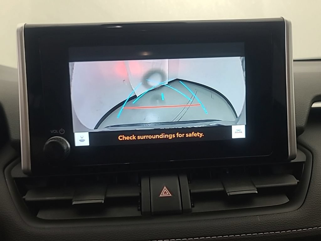 Used 2025 Toyota RAV4 XLE AWD/4WD image 33