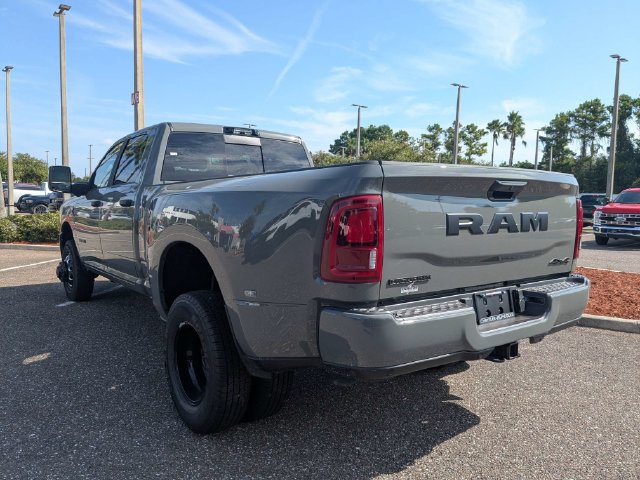 New 2026 RAM 3500 Big Horn AWD/4WD image 6