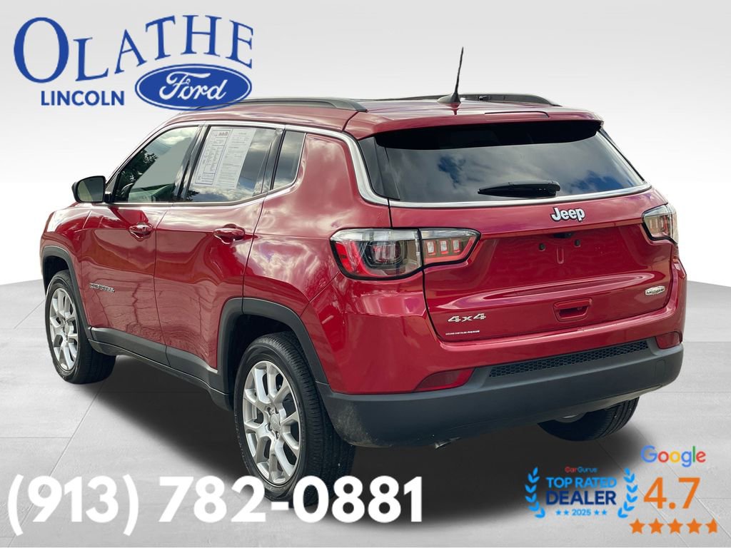 Used 2024 Jeep Compass Latitude w/ Sun and Sound Group image 3
