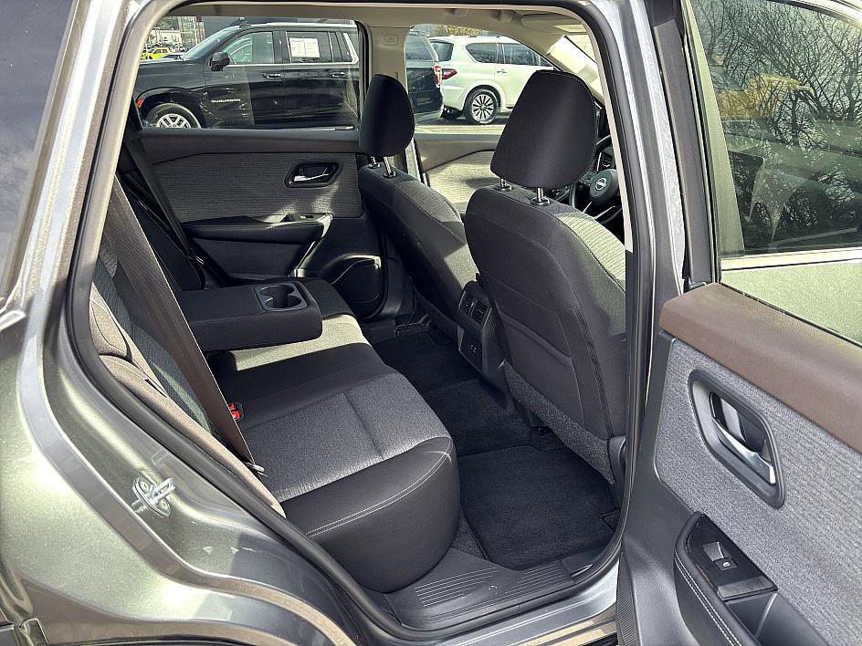 Certified 2023 Nissan Rogue SV image 15