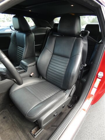 Used 2011 Dodge Challenger RWD image 38