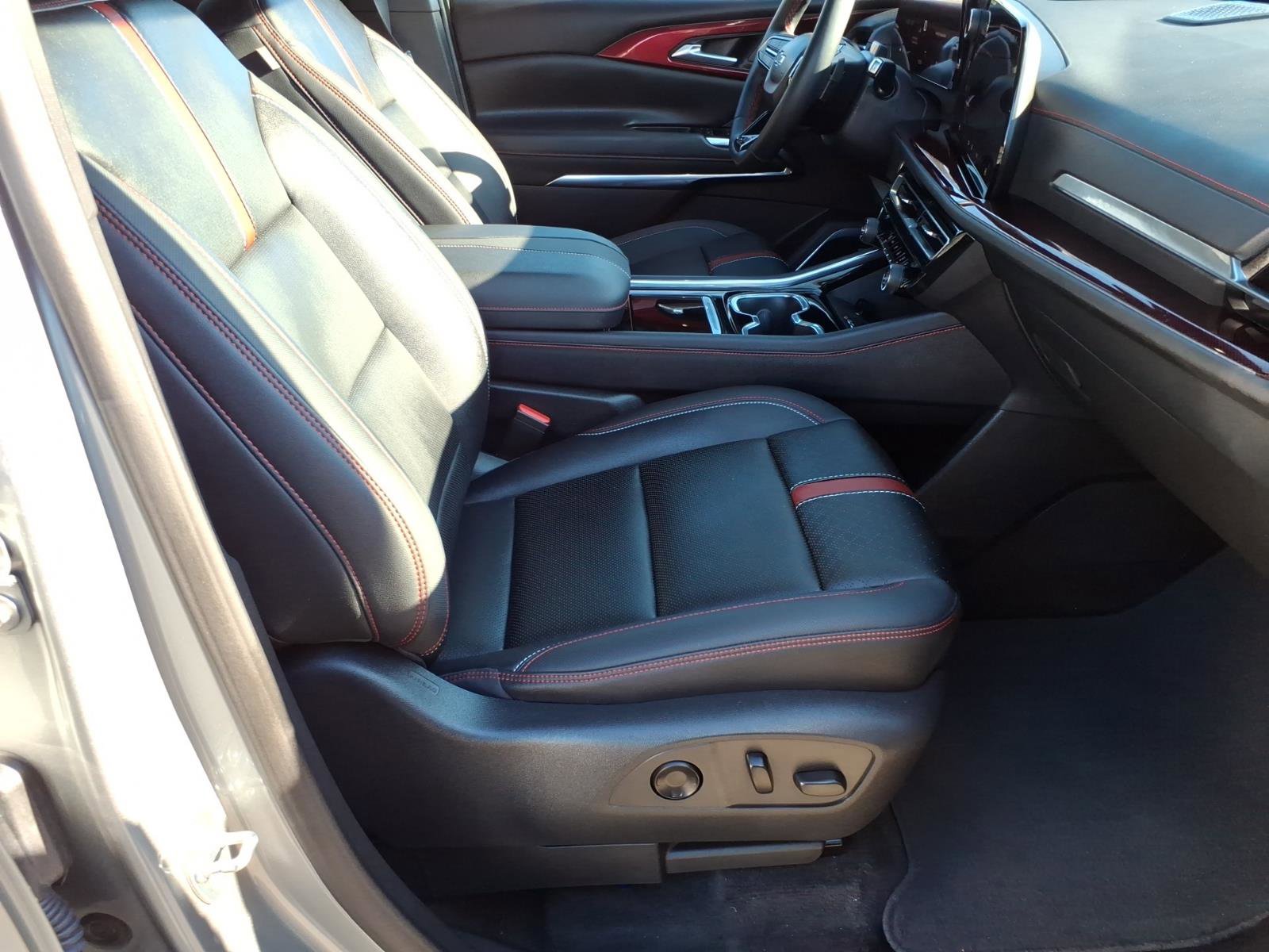 Certified 2024 Chevrolet Traverse RS w/ LPO, Floor Liner Package image 9