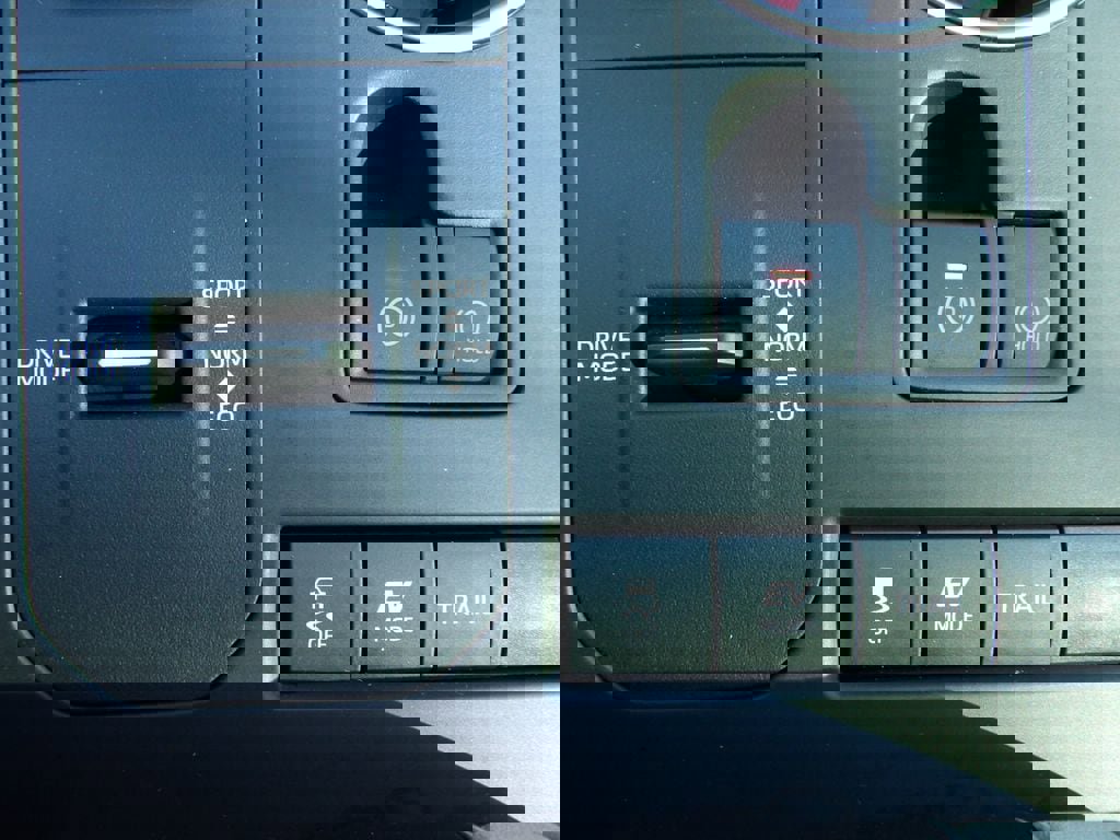 Used 2022 Toyota Highlander XLE image 22