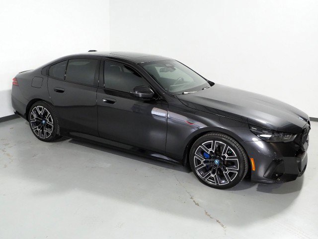 Used 2025 BMW i5 eDrive40i w/ M Sport Package image 12