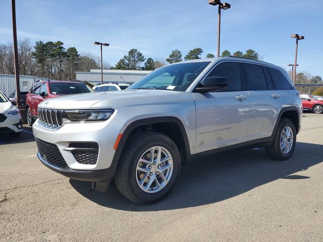 New 2026 Jeep Grand Cherokee Laredo RWD image 3