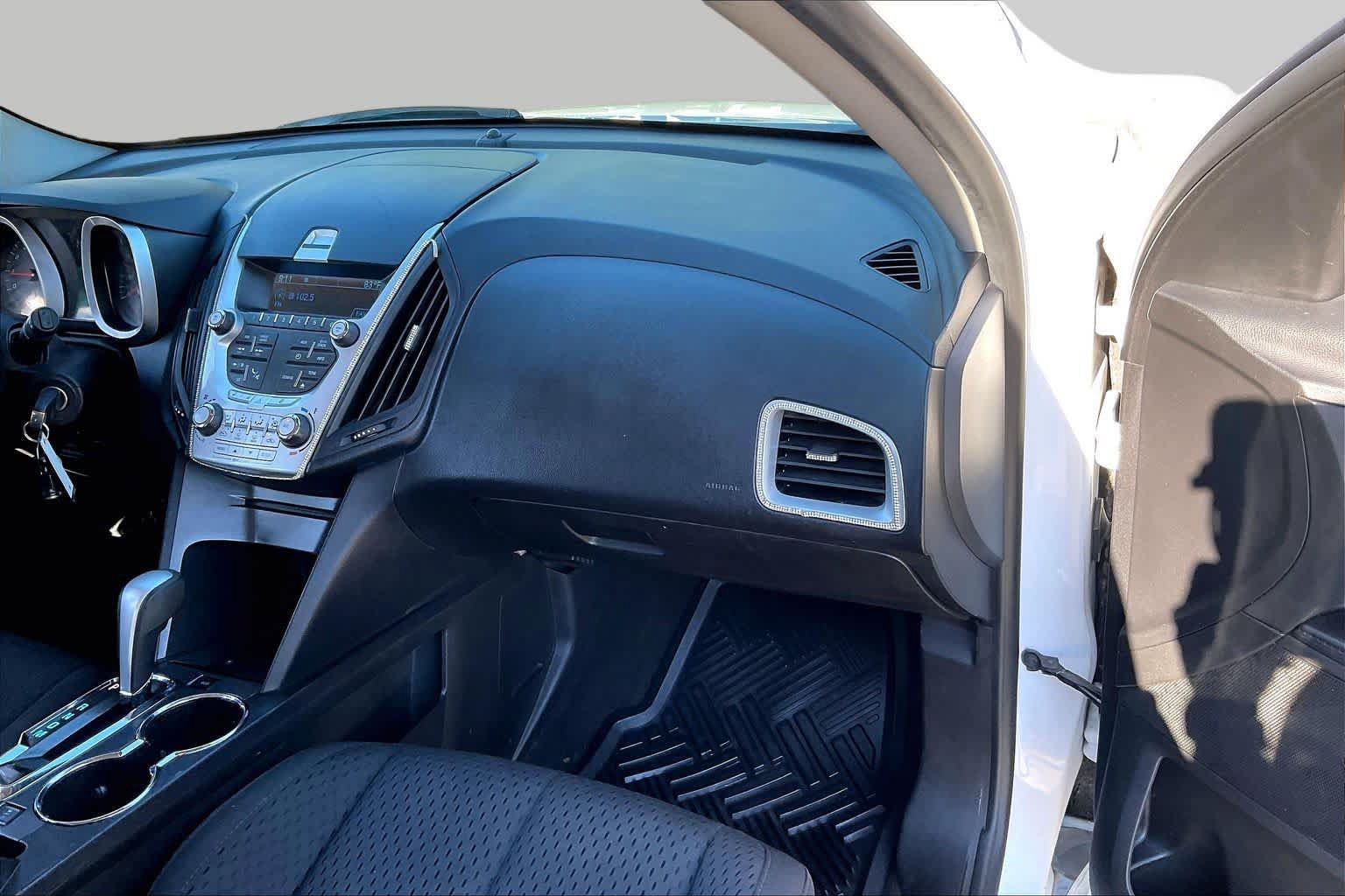 Used 2014 Chevrolet Equinox LS FWD image 18