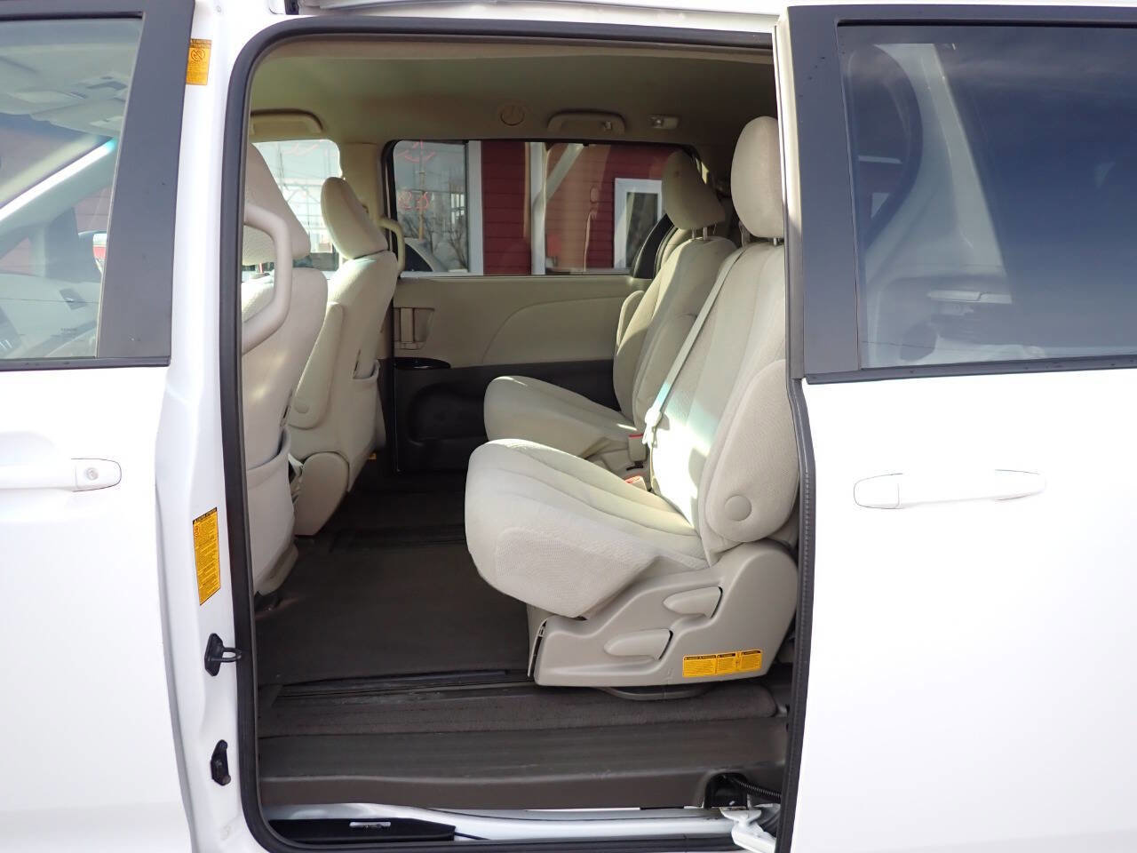 Used 2014 Toyota Sienna LE FWD image 8