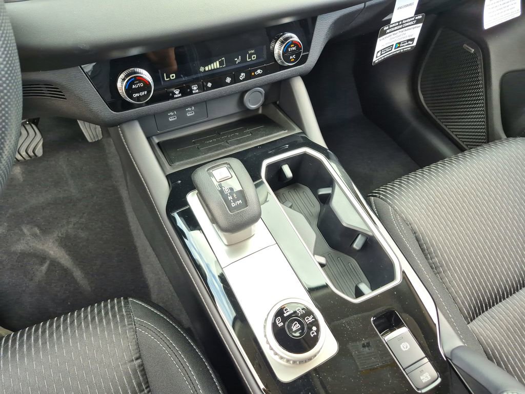 New 2026 Mitsubishi Outlander ES image 15