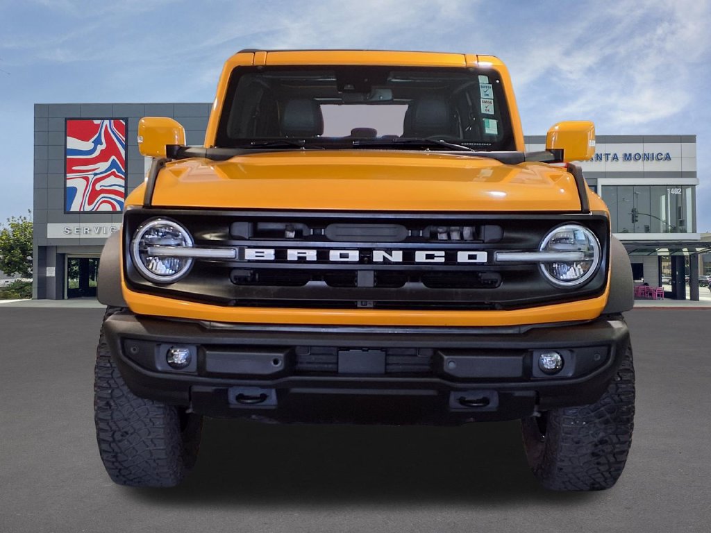 Certified 2022 Ford Bronco Outer Banks w/ Sasquatch Package AWD/4WD image 2