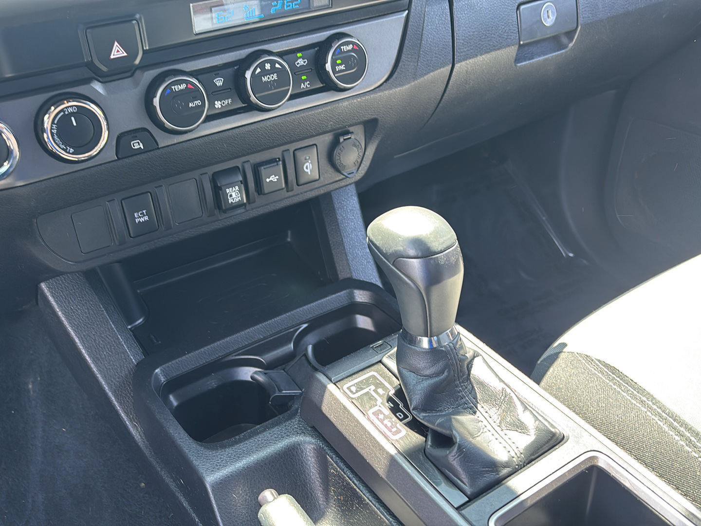 Used 2023 Toyota Tacoma TRD Sport AWD/4WD image 32