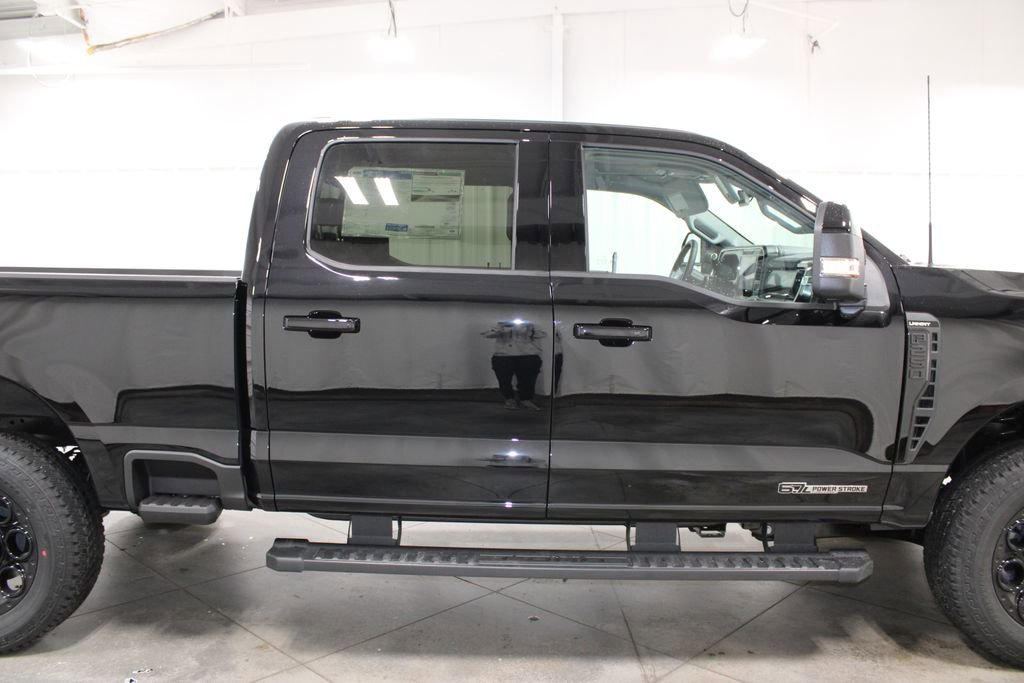 New 2026 Ford F250 Lariat w/ Black Appearance Package image 10