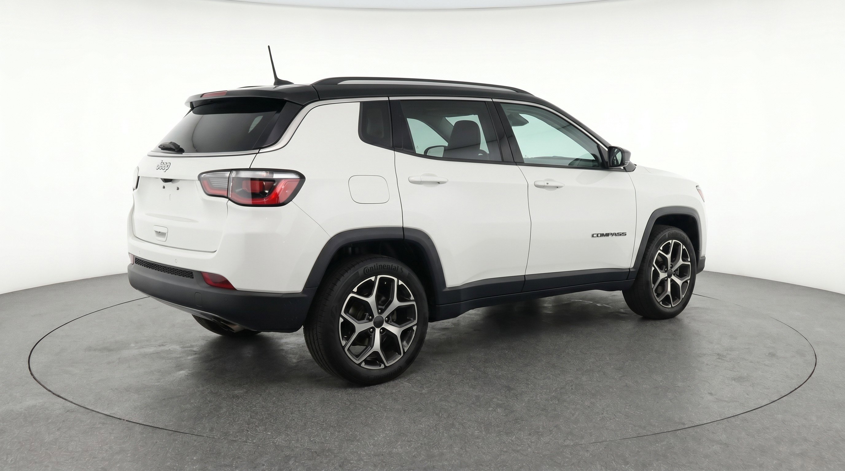 Used 2025 Jeep Compass Limited AWD/4WD image 9