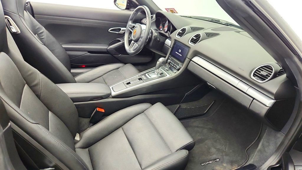 Used 2018 Porsche 718 Boxster S image 21