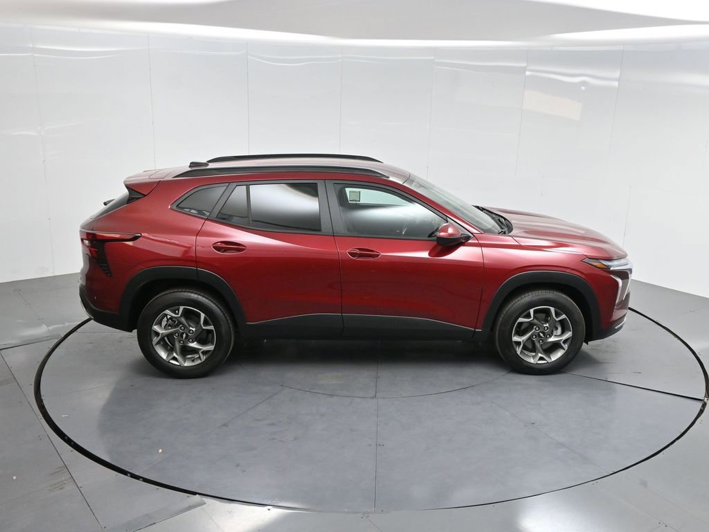 Used 2025 Chevrolet Trax LT w/ LT Convenience Package image 63