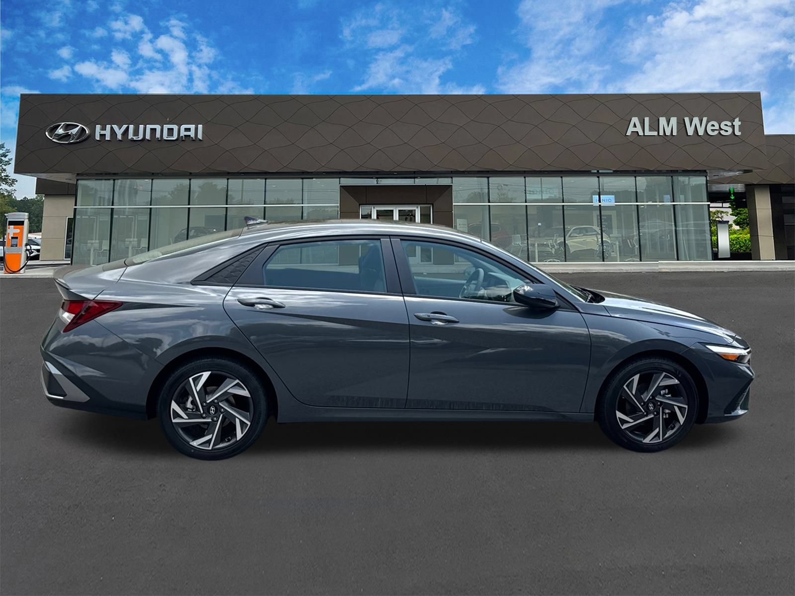 Certified 2025 Hyundai Elantra Sport FWD image 4