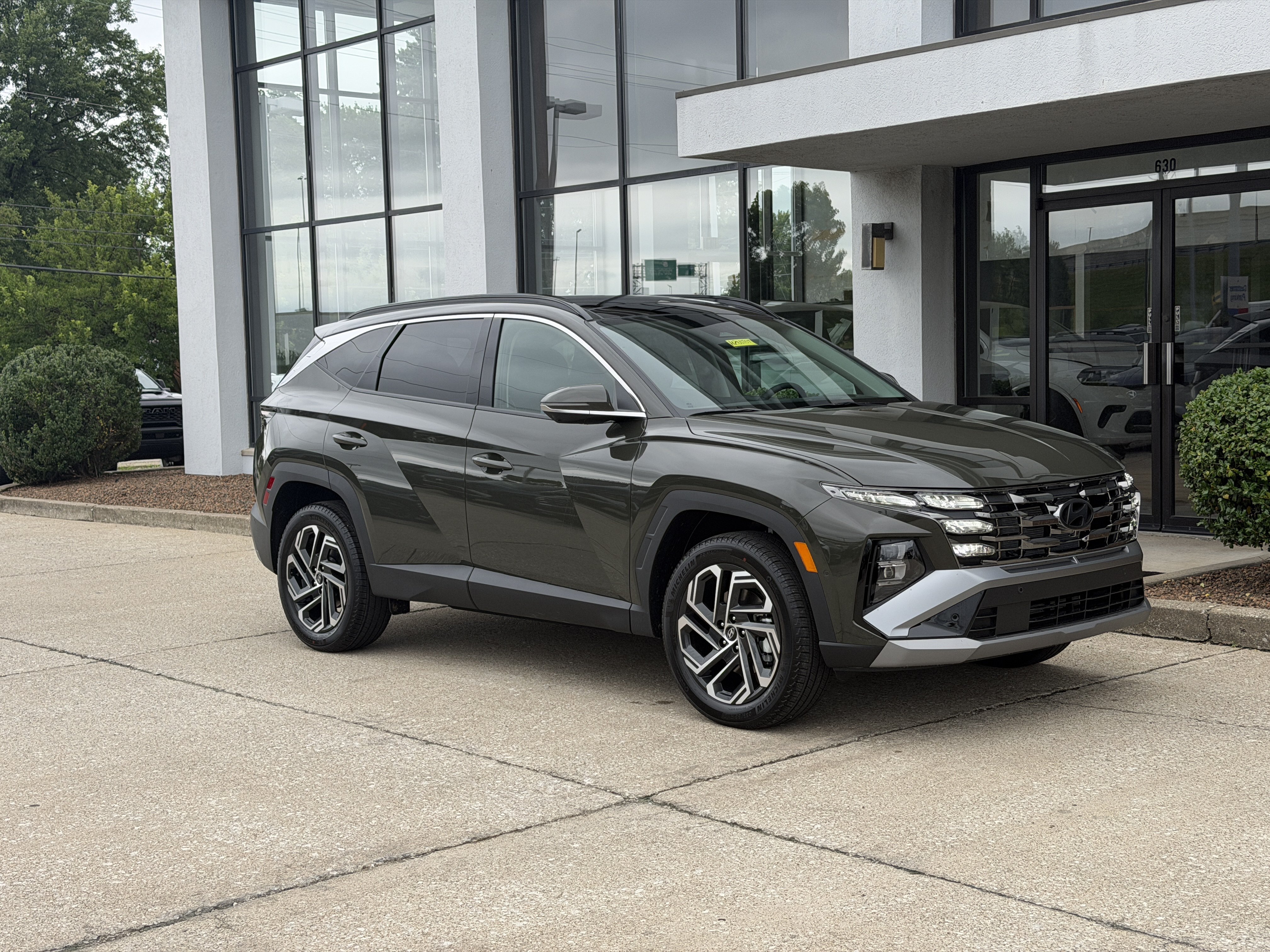 New 2026 Hyundai Tucson Limited AWD/4WD image 2
