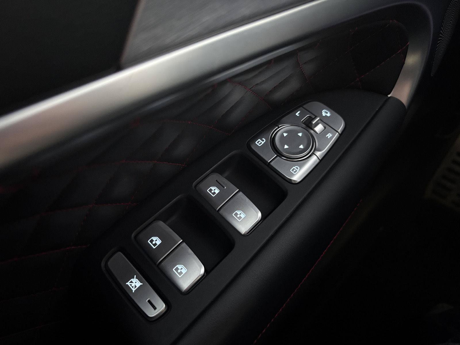 Used 2019 Genesis G70 3.3T image 38