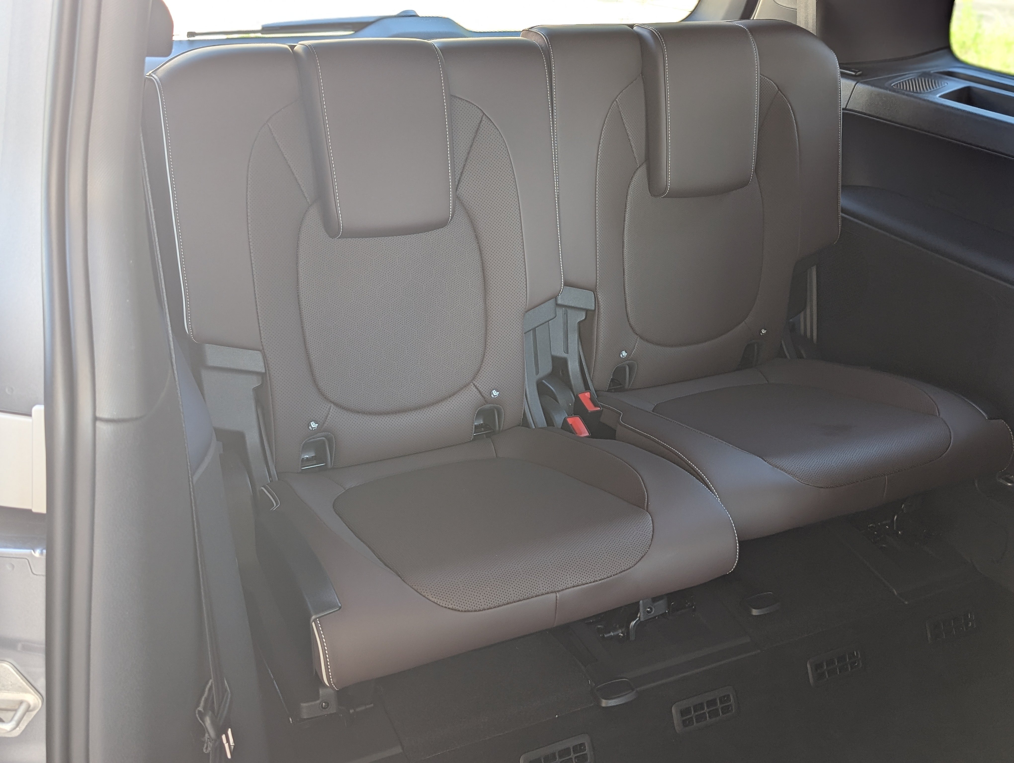 Used 2025 Volkswagen ID. Buzz Pro S Plus RWD image 21