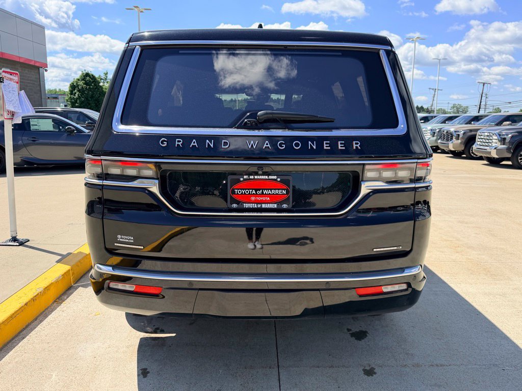 Used 2022 Jeep Grand Wagoneer Series III w/ Rear Seat Video Group 1 AWD/4WD image 6