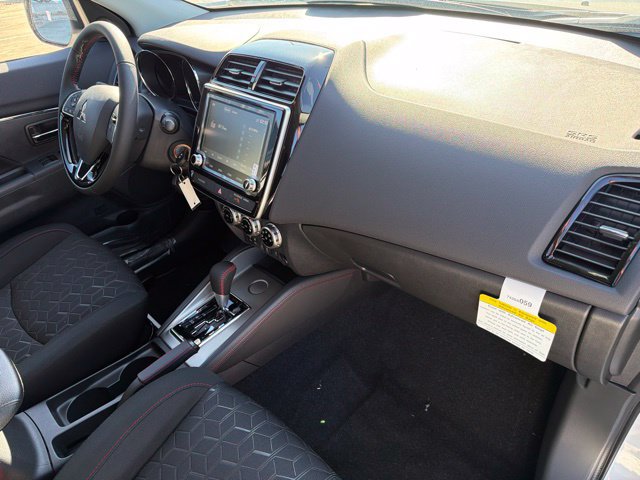 New 2027 Mitsubishi Outlander Sport LE FWD image 11
