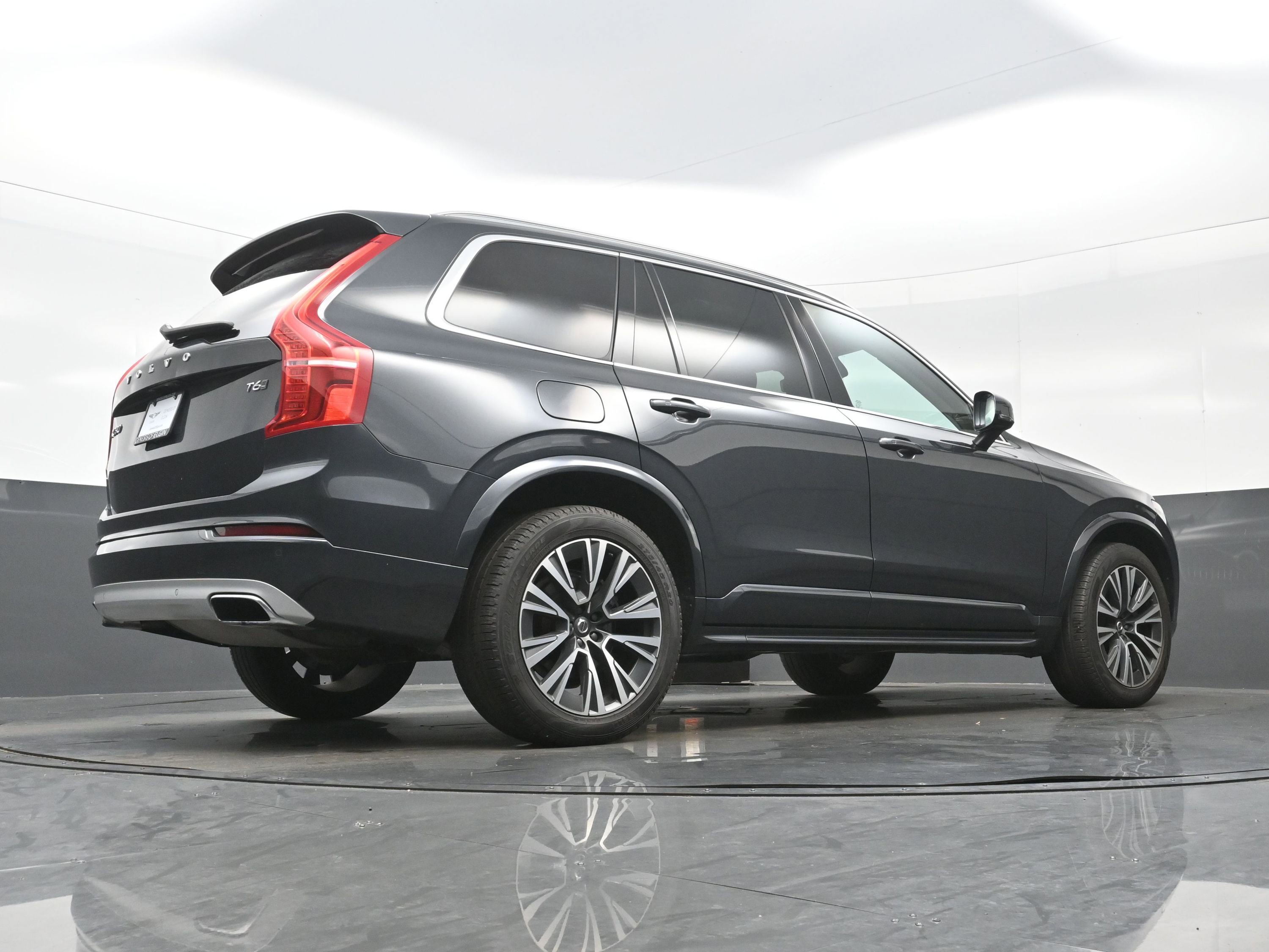 Used 2021 Volvo XC90 T6 Momentum w/ Advanced Package image 34