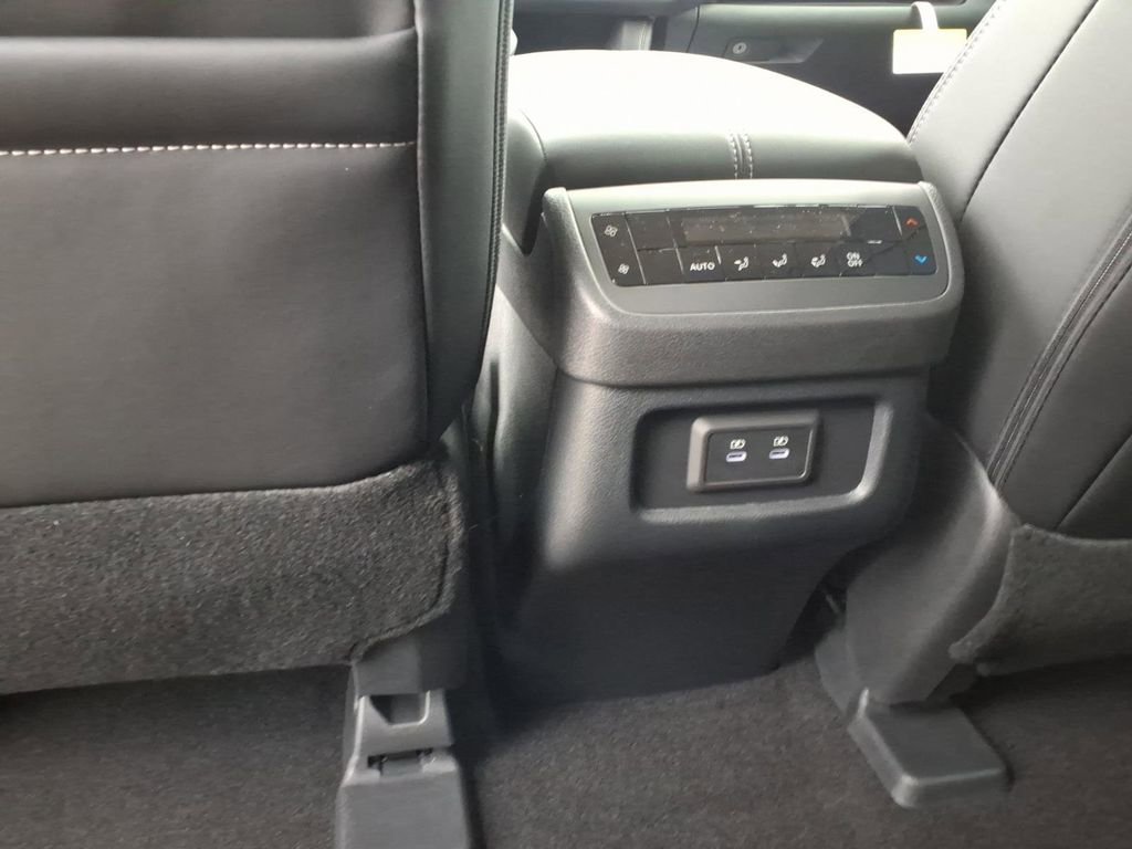 New 2026 Nissan Pathfinder SL image 28