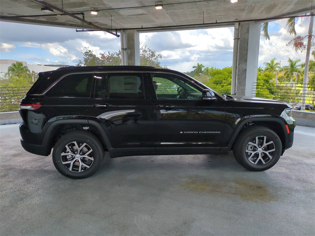 New 2025 Jeep Grand Cherokee Limited image 4
