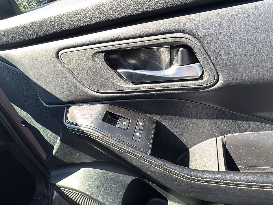 Certified 2025 Nissan Rogue SV FWD image 26