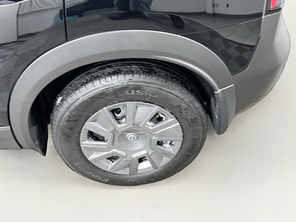 Used 2025 Nissan Kicks S image 23