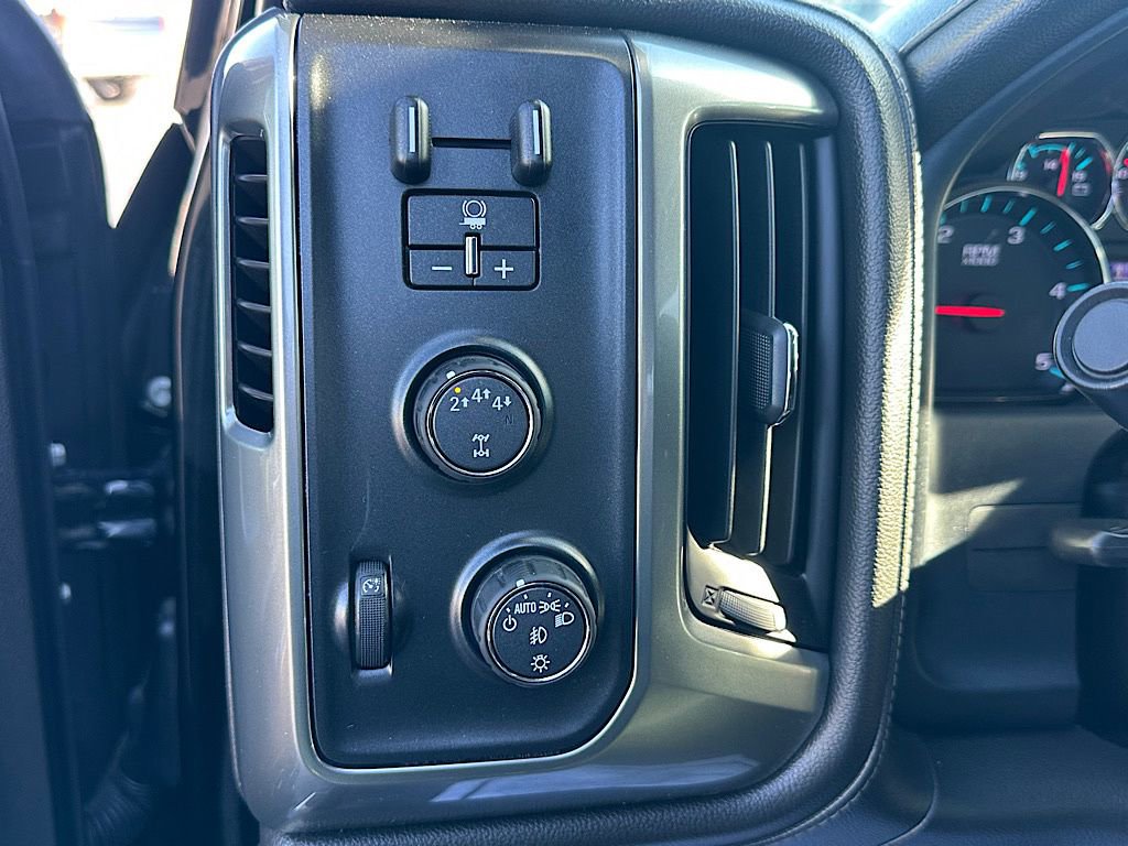 Used 2018 Chevrolet Silverado 2500 LTZ w/ Duramax Plus Package image 17