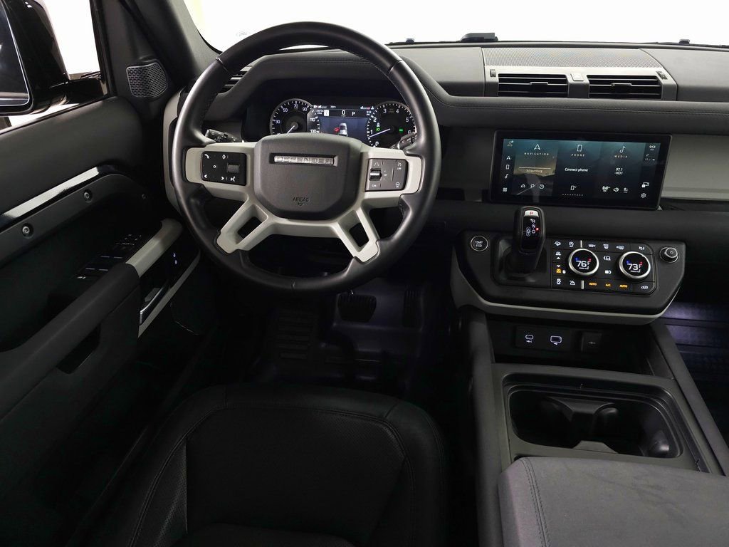 Used 2023 Land Rover Defender 110 SE image 19