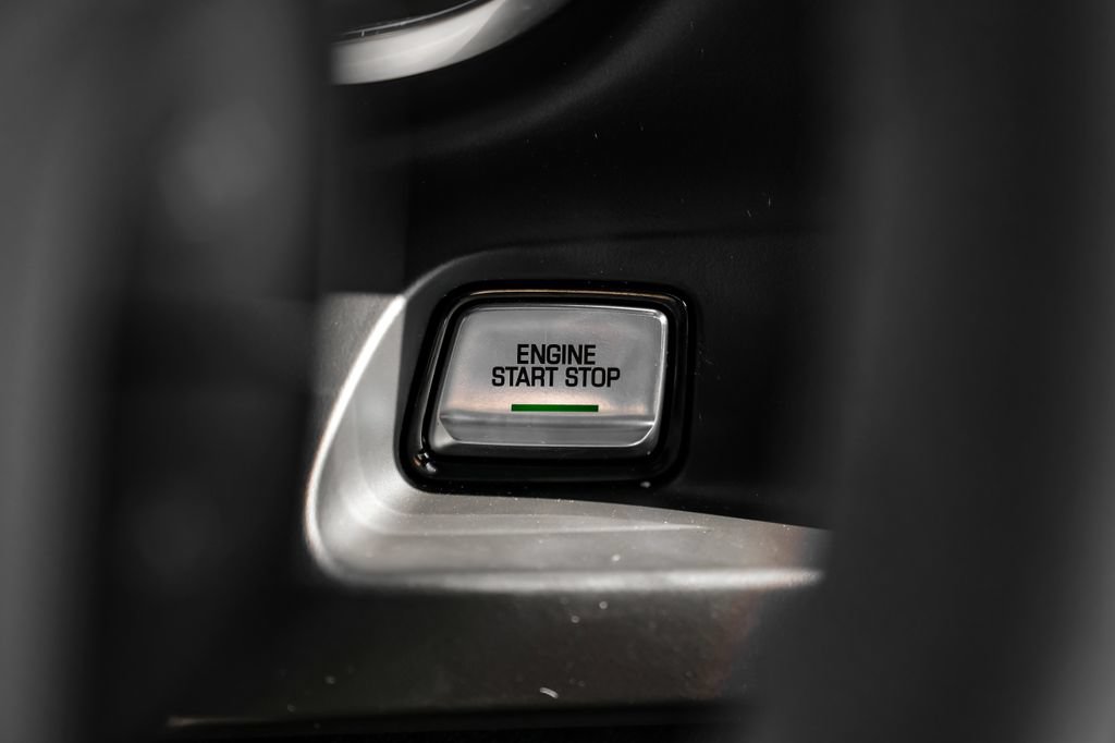 Used 2022 Chevrolet Camaro ZL1 RWD image 19
