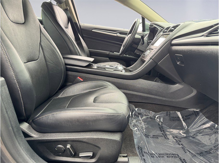 Used 2019 Ford Fusion Energi Titanium FWD image 20