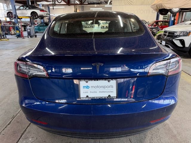Used 2022 Tesla Model 3 Standard Range image 3