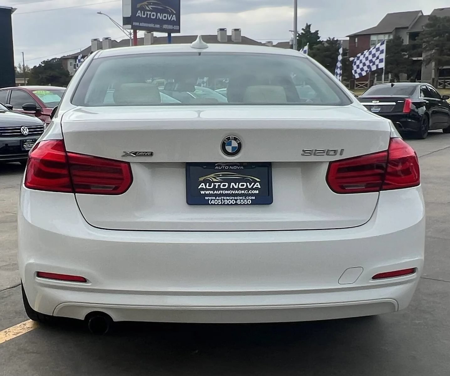 Used 2018 BMW 320i xDrive Sedan AWD/4WD image 10